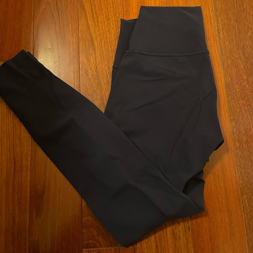Size 8 navy wunder unders (no longer sold) leggings